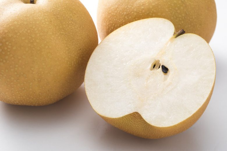 Pyrus pyrifolia 'Hosui',Pear 'Hosui', Hosui Pear, Pyrus 'Hosui', Asian Pear, Chinese Sand Pear, Yellow Pear, White Flowers