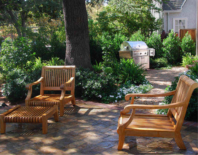 Garden Ideas, Landscaping ideas, pathway, walkway, fountain, side yard, patio, outdoor dining area, Verdance Fine Garden Design, gravel path