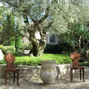 Mediterranean Garden Styles, French Garden Style, Provence Garden, Mediterranean Plants, Mediterranean Herbs, Mediterranean Garden Plants, Mediterranean Garden Design, Mediterranean Landscaping Ideas