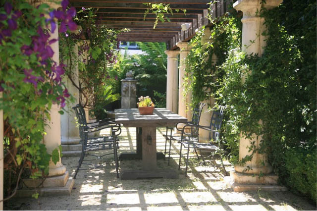 Garden ideas, Landscaping Ideas, arbor, pergola, Tuscan pergola, mediterranean patio, columns, pillars,al fresco dining, climbing vines, garden structure, fountain, water feature, Bradanini & Associates